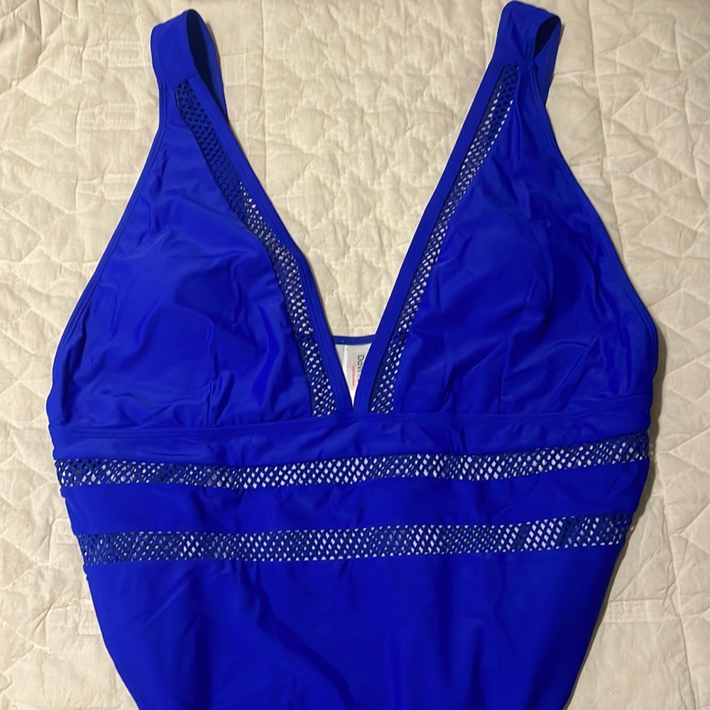 Davi&Dani one-piece v-cut royal blue swimsuit. NWT. 3XL